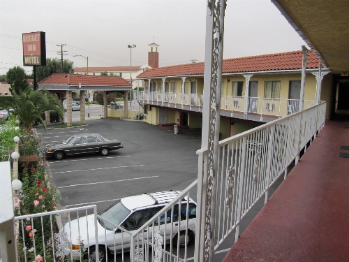 Budget Inn Motel image 2