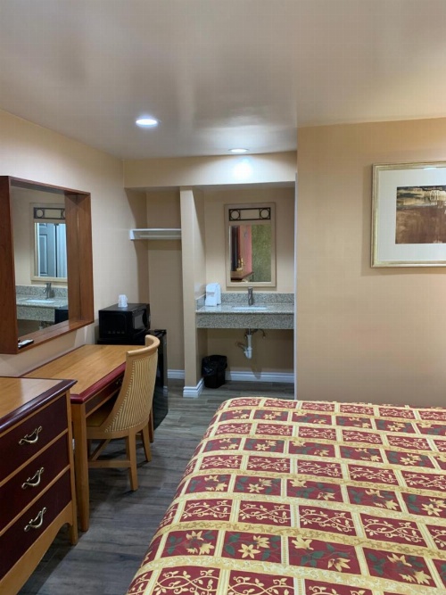 Budget Inn Motel image 26