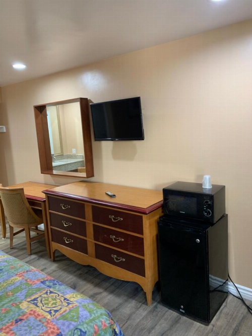 Budget Inn Motel image 38