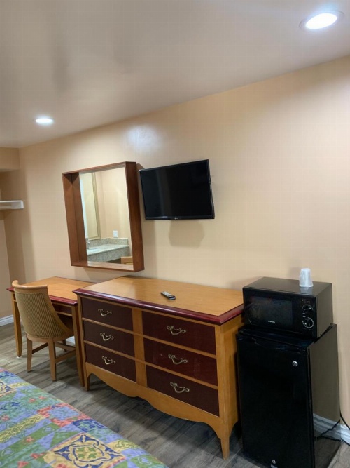 Budget Inn Motel image 39