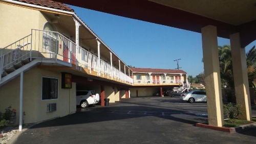 Budget Inn Motel image 7